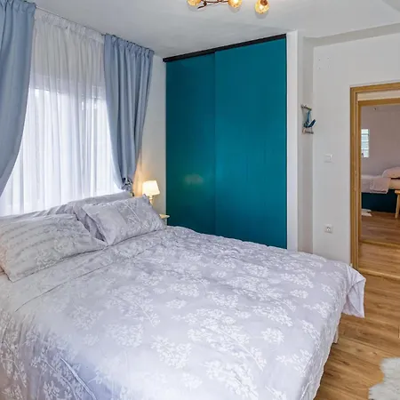 Holiday home Beautiful In With Outdoor Swimming Pool *